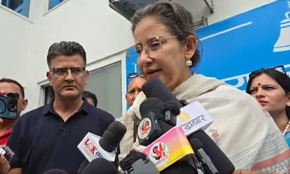manisha koirala support to rabi lamichhane
